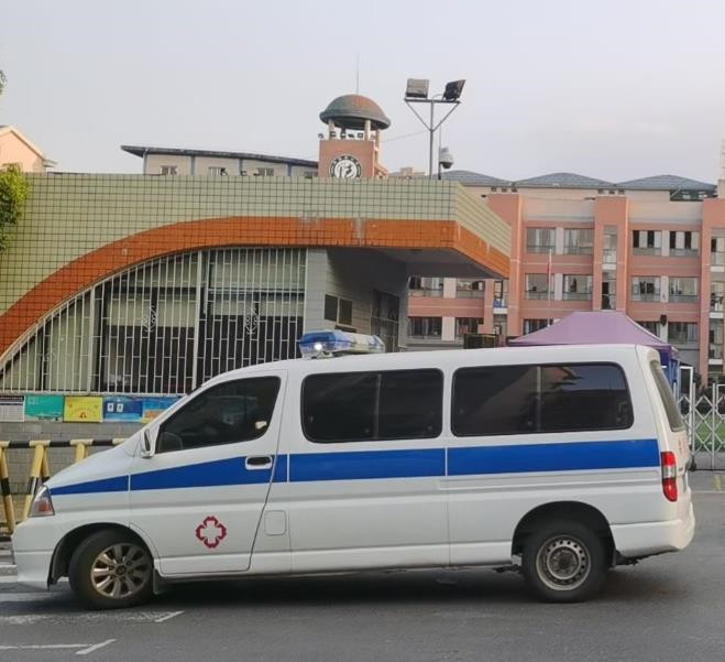 蜀山救护车出租护送骨折病人一公里多少钱